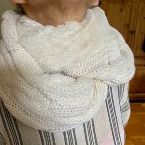 Cable knit, pho-fur circle scarf